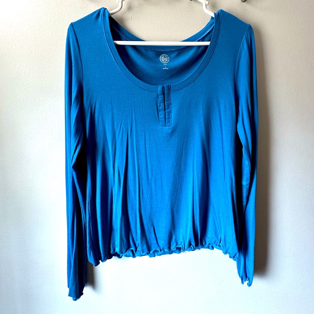 SO juniors teal long sleeve top. Size Small